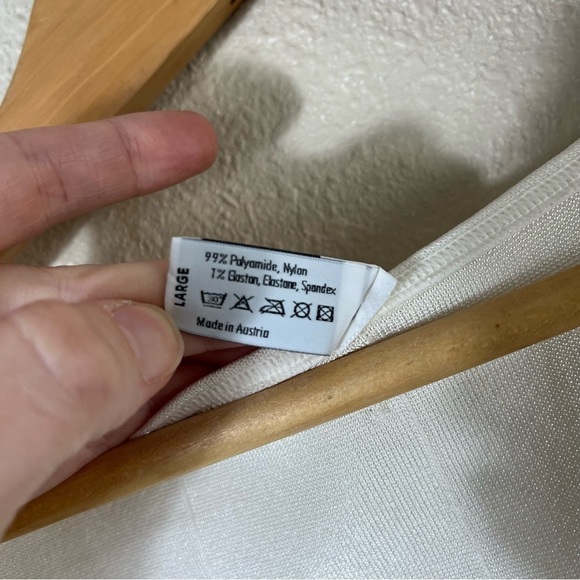 WOLFORD Ivory Plisse Scoop Neck Short Sleeve Form-Fitting Top M0851 - Picture 8 of 9